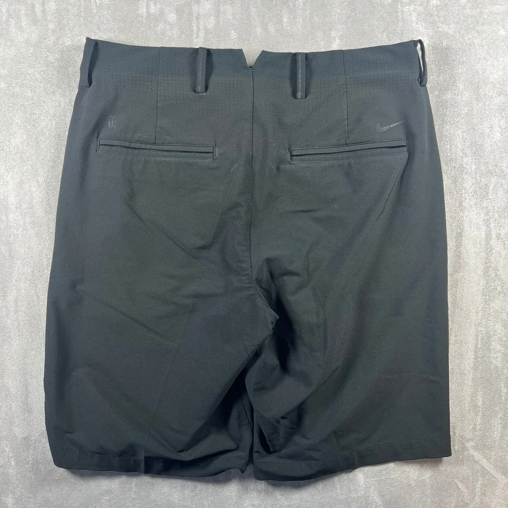 Nike Tiger Woods Collection Mens Golf Shorts Black Size 30 Perforated Stretch